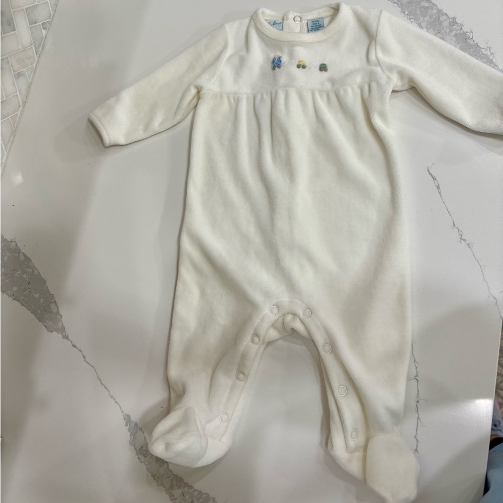Feltman brothers velour train romper nwot 6-9 months